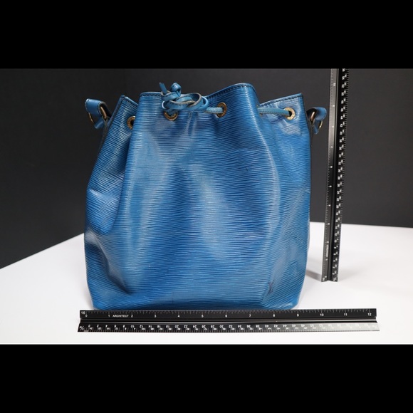 VINTAGE Louis Vuitton Blue Epi Noe PM Hobo Bag - Picture 14 of 16